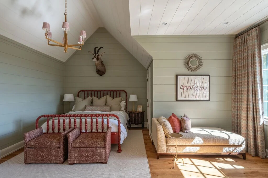 Primary suite with mountain views